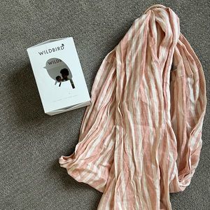 Like new, wildbird sling. Light pink with cream stripe and rose gold ring.